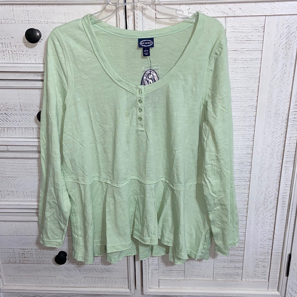 Nwt Scoop Curved Henley Top